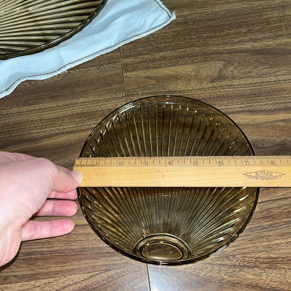 6 VINTAGE SMOKED AMBER GLASS PLATES - Picture 8 of 10